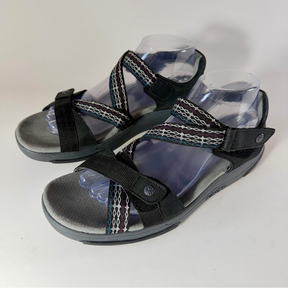 Taos Footwear Black and Gray Strappy Comfort Sandals - Picture 3 of 7